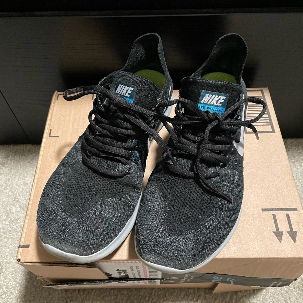 Nike Flyknit free run men's 7 women's 8.5